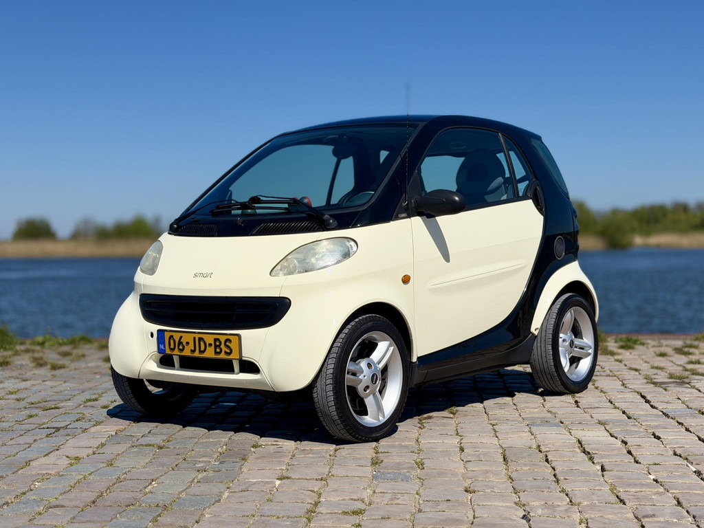 52985087